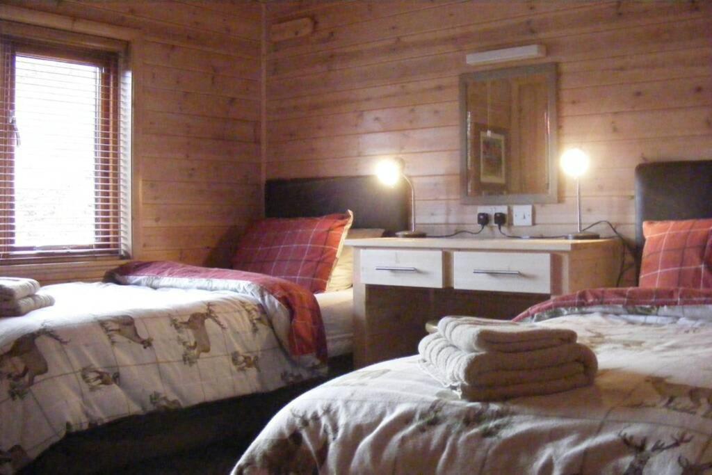 Glas Doire Lodge, Glen Roy Nature Reserve ロイブリッジ エクステリア 写真